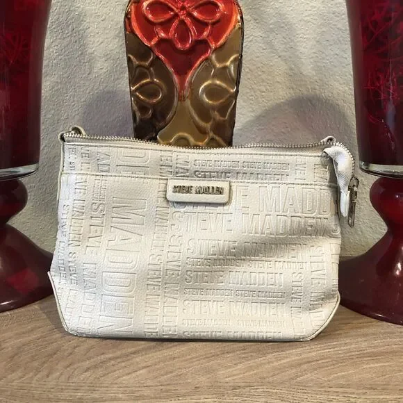 Steve Madden Cream Crossbody Bag - Picture 2 of 13